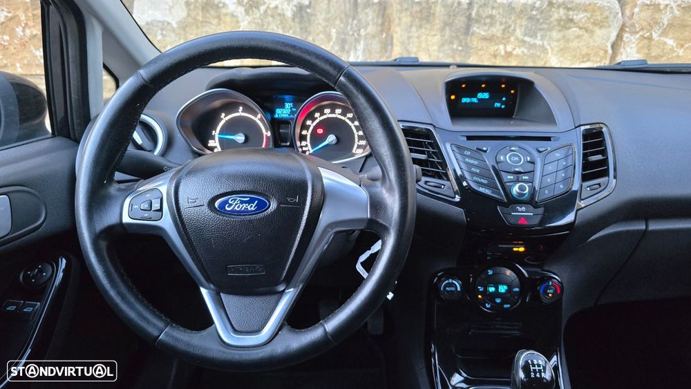 Ford Fiesta - 12