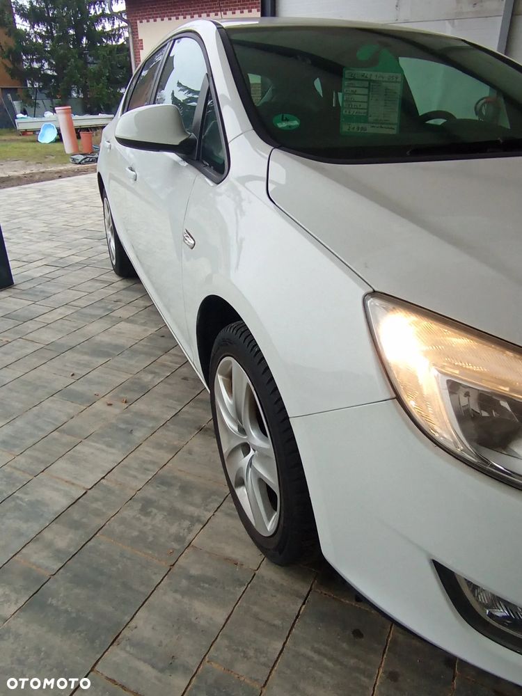 Opel Astra 1.4 Turbo Exklusiv - 8