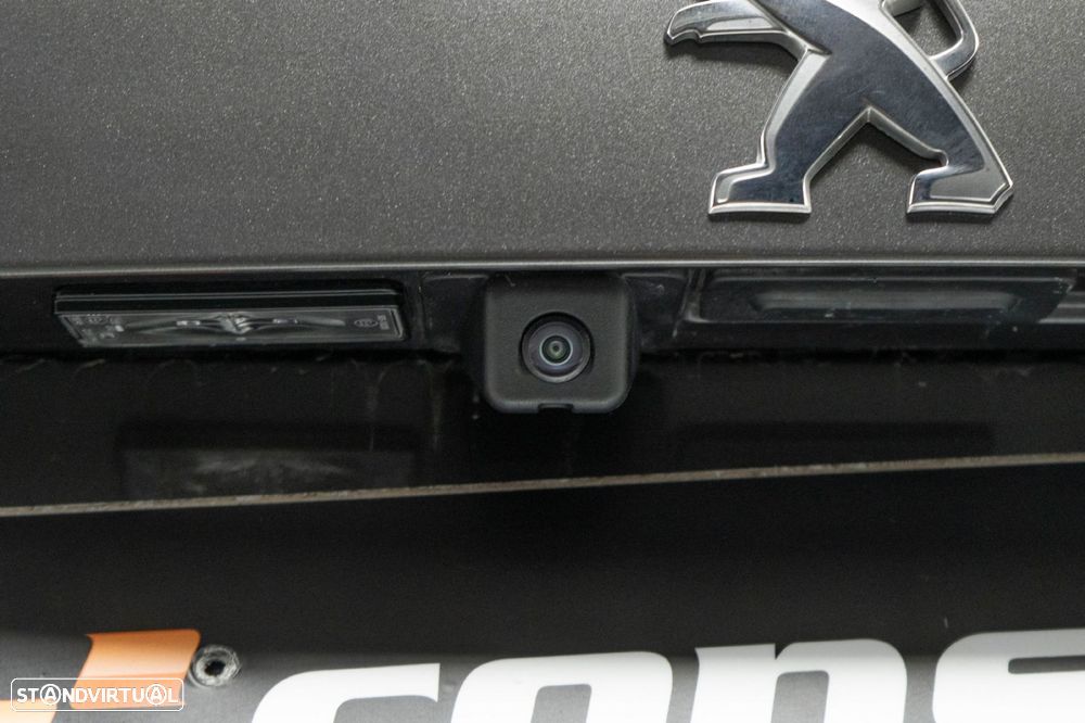 Peugeot 2008 1.2 PureTech Allure EAT8 - 16