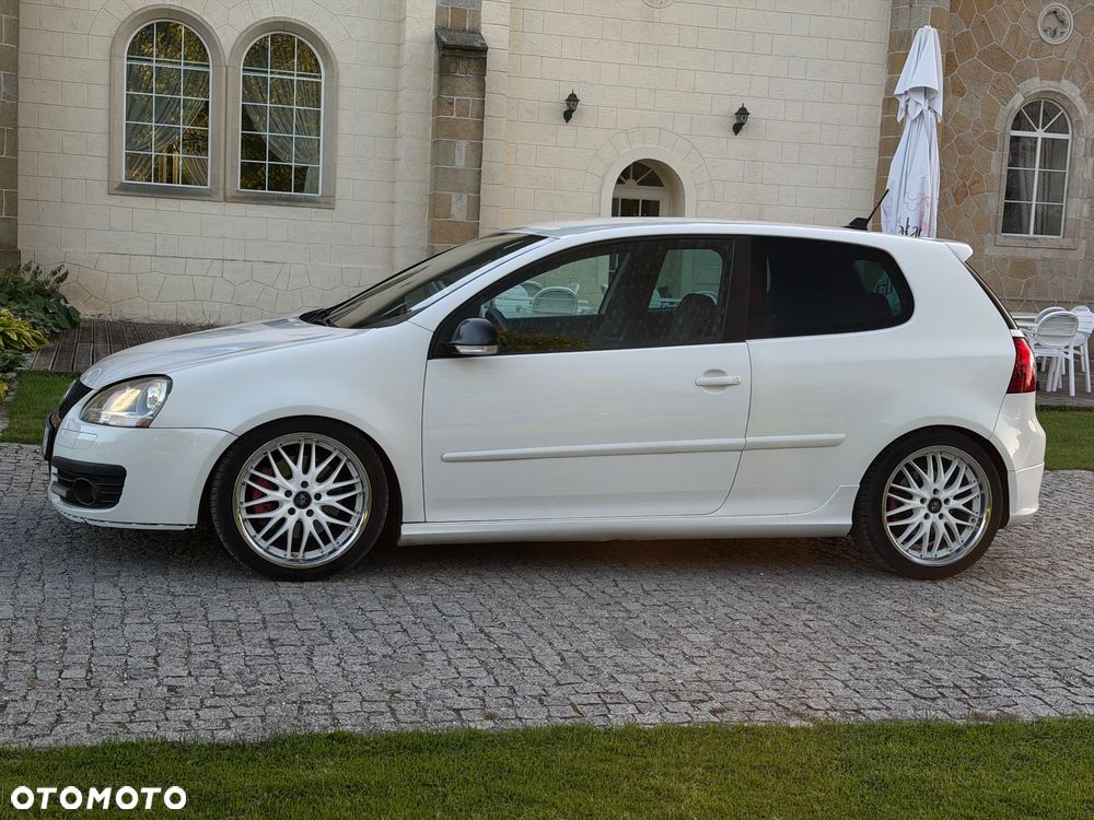 Volkswagen Golf - 6