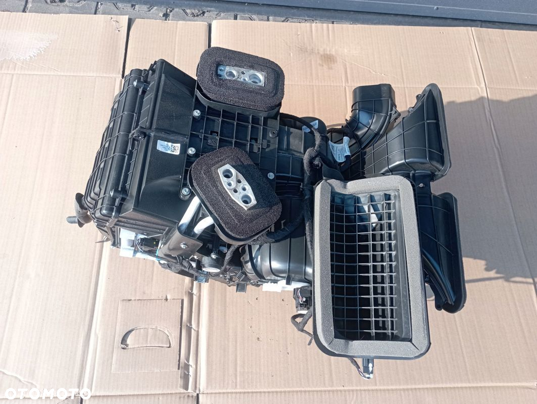 RENAULT ZOE NAGRZEWNICA EUROPA 272706217R - 2