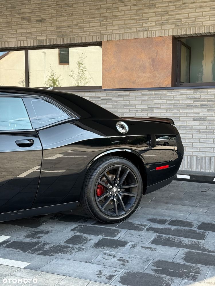 Dodge Challenger - 6