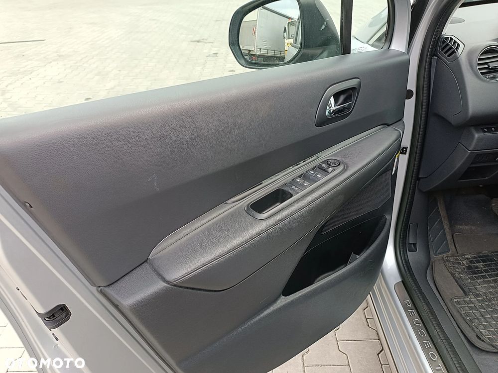 Peugeot 3008 e-HDi 115 ETG6 Stop&Start Business-Line - 11