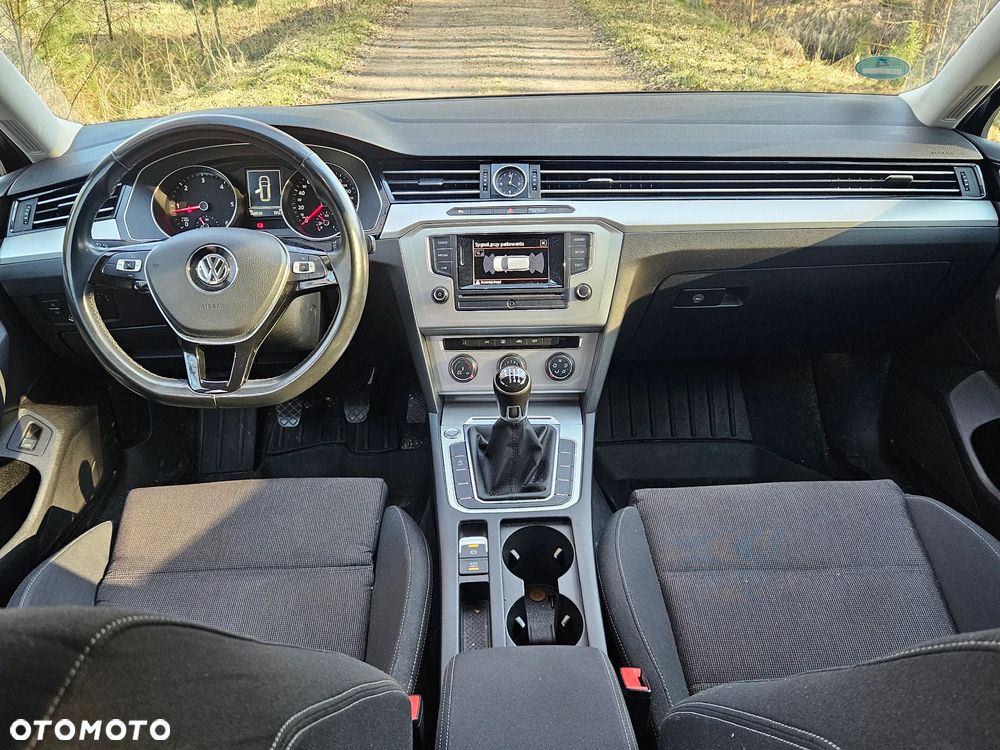 Volkswagen Passat 1.6 TDI BMT Comfortline - 8