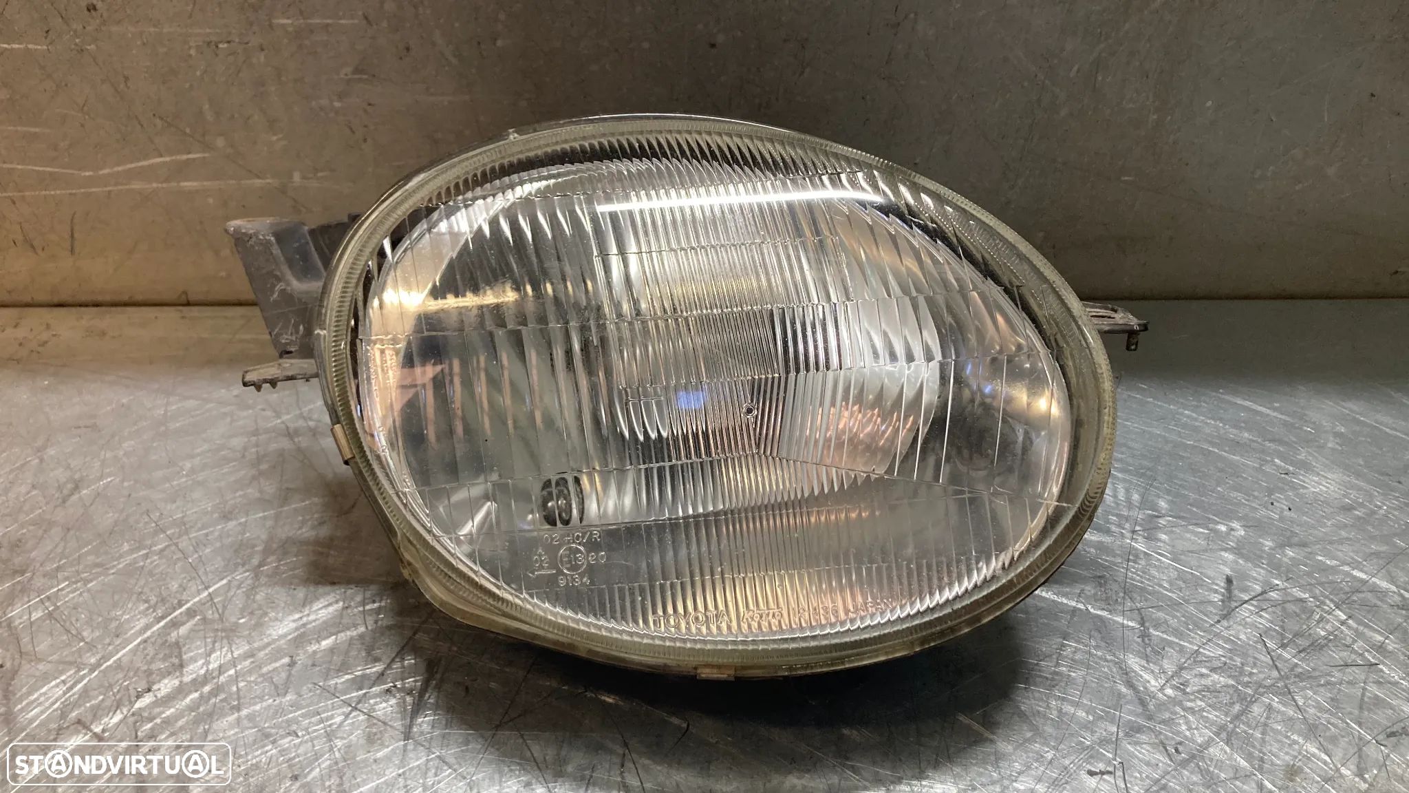 ÓTICA / FAROL TOYOTA COROLLA E11 E110 - ESQUERDO / DIREITO - 1