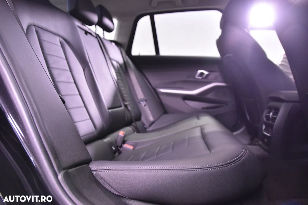 BMW Seria 3 318i Touring Aut. - 12