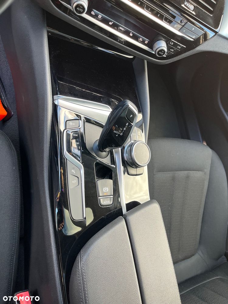 BMW Seria 5 520d xDrive - 30