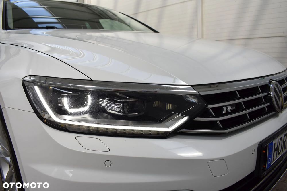 Volkswagen Passat Variant 2.0 TDI DSG (BlueMotion Technology) Highline - 36