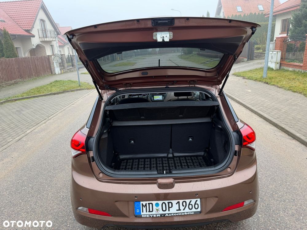 Hyundai i20 1.1 CRDi Intro Edition - 16