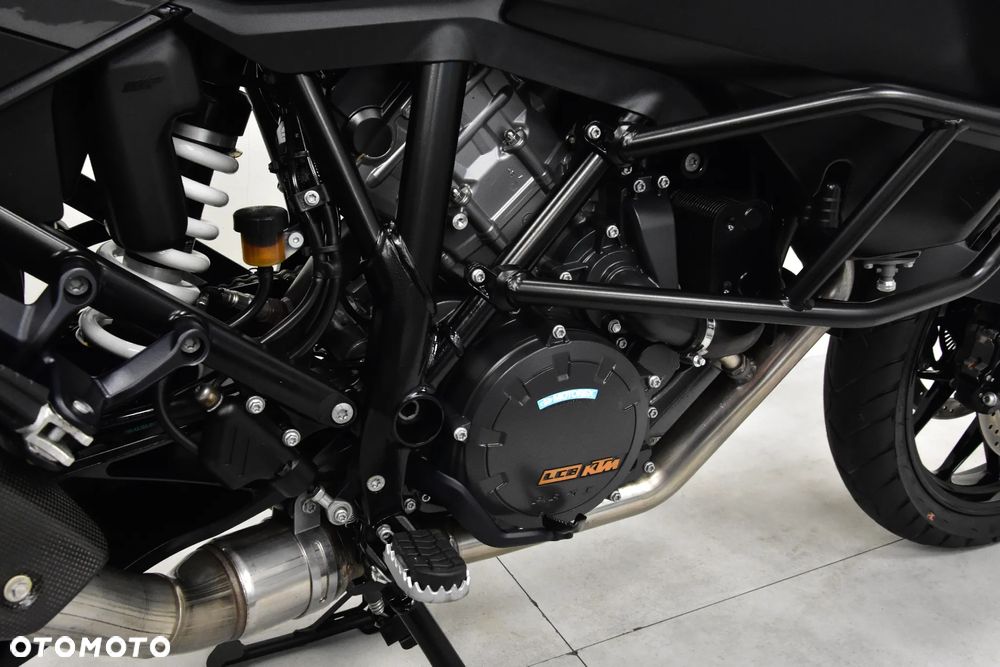 KTM Super Adventure - 25