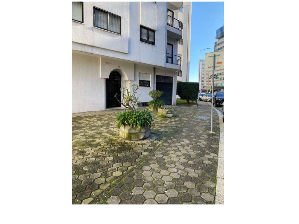 Lugar de Garagem para Venda - Vila Nova de Gaia - Grande imagem: 4/4