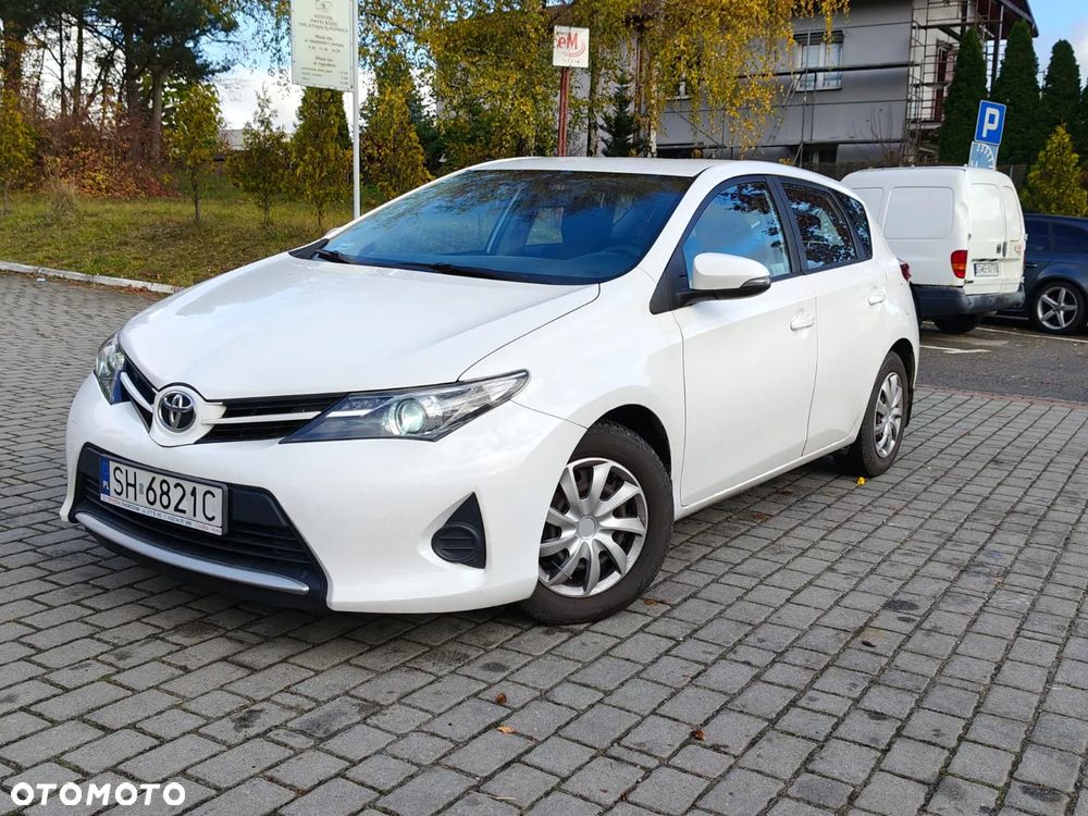 Toyota Auris 2015 photo 2