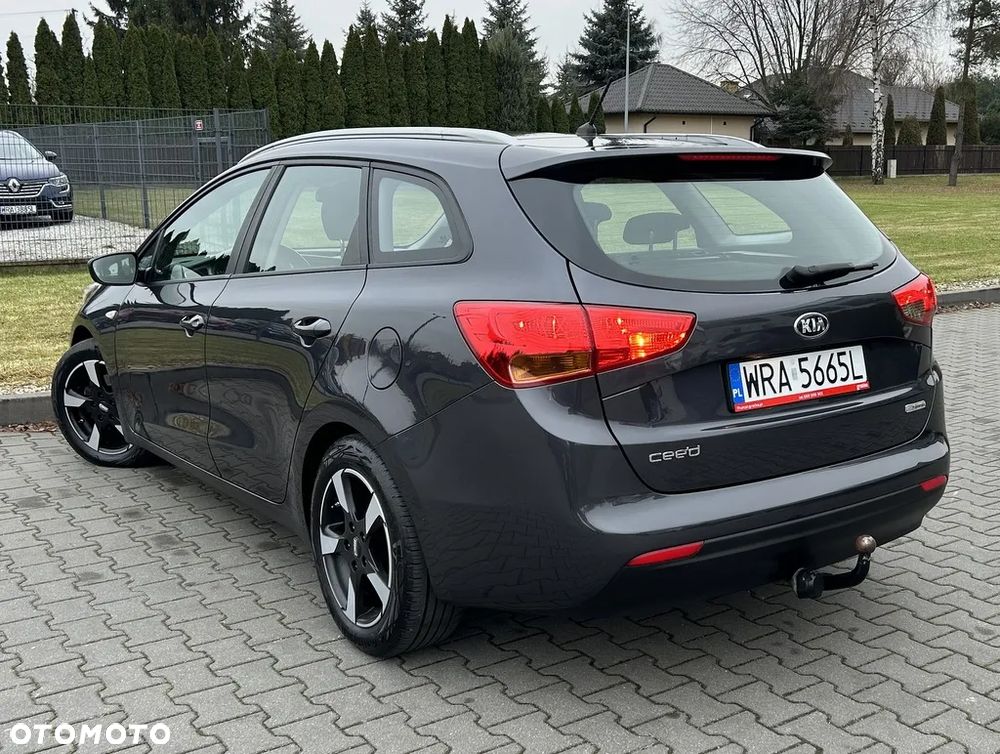 Kia Ceed 1.6 CRDi 136 ISG Edition 7 - 17