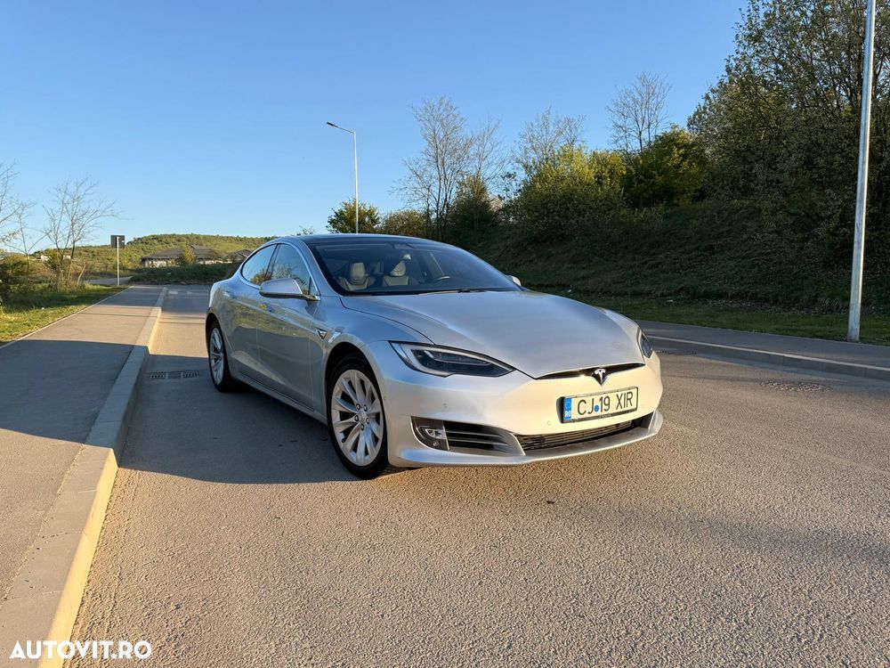 Tesla Model S - 17