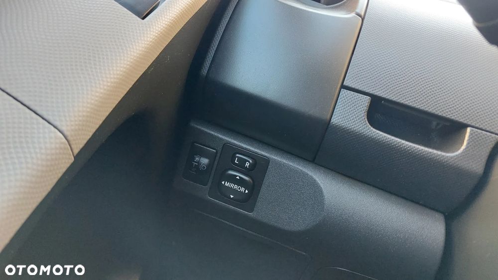 Toyota Yaris 1.0 Sol - 23