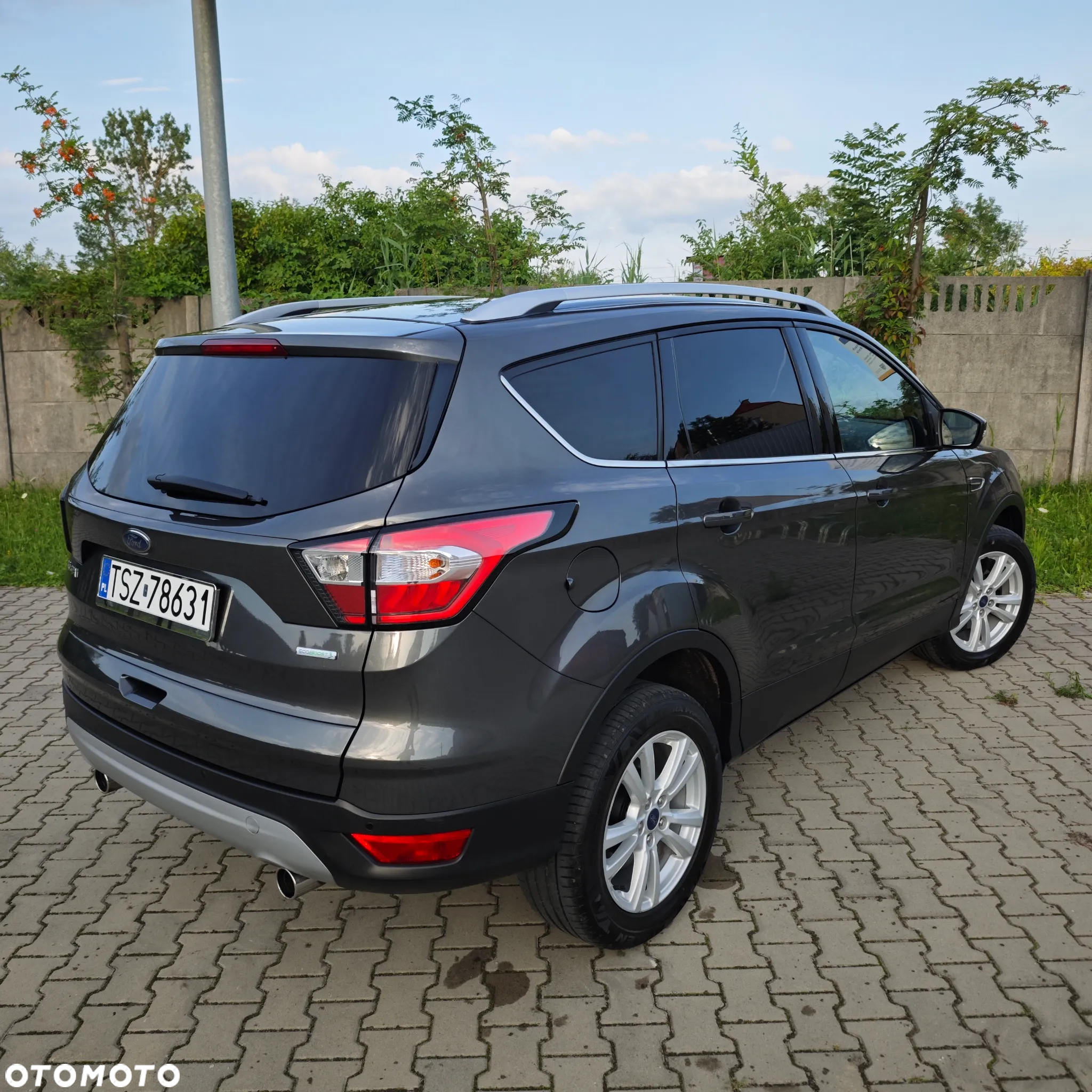 Ford Kuga 1.5 EcoBoost 2x4 Cool & Connect - 3