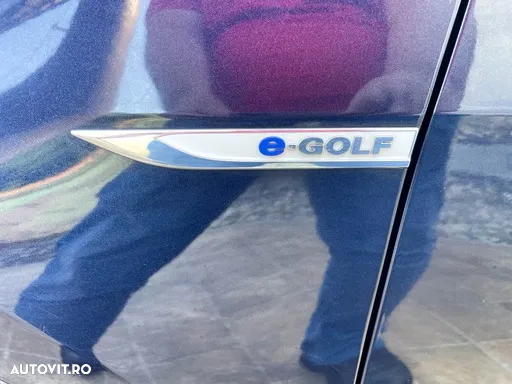 Volkswagen e-Golf - 27
