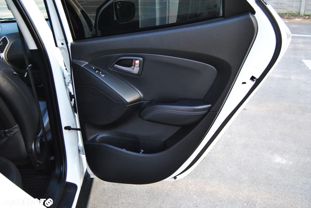 Hyundai ix35 1.6 2WD Fifa World Cup Edition - 13