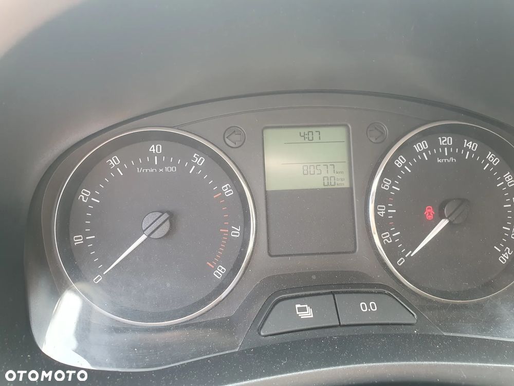 Fabia 2  na części silnik zderzak lampa prawa przód drzwi szyba - 3