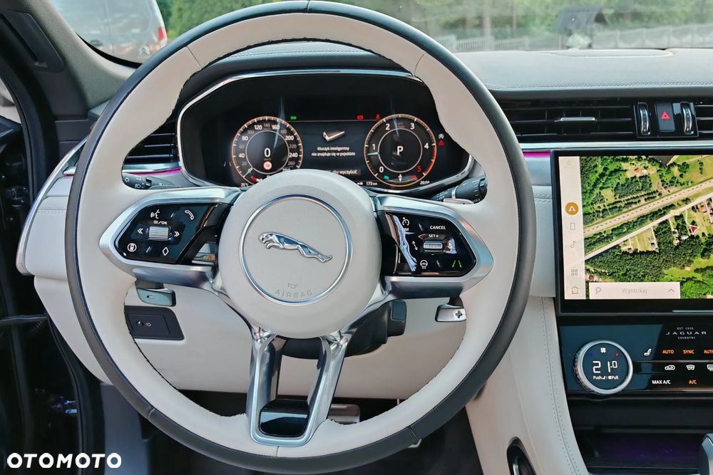 Jaguar F-Pace D200 AWD R-Dynamic SE 90th Anniversary Edition - 27