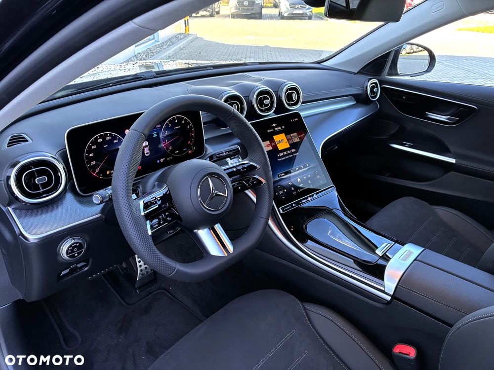 Mercedes-Benz C-Class 2026 photo 4