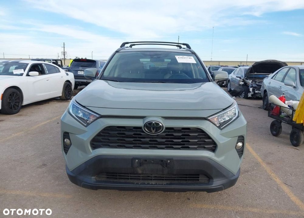 Toyota RAV4 - 3
