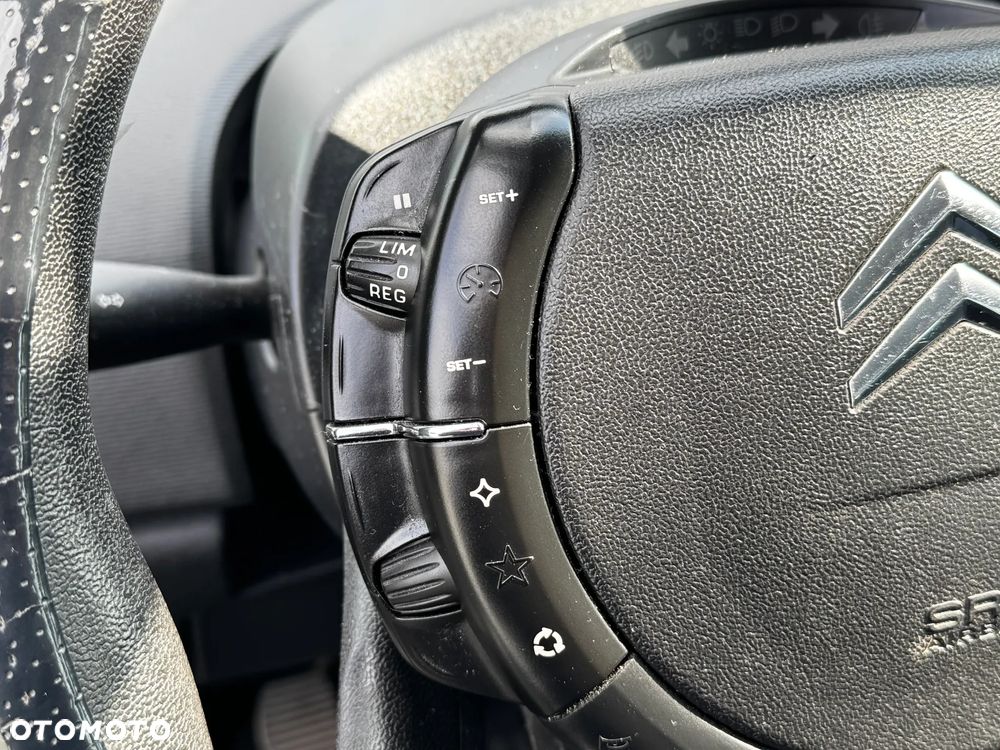 Citroën C4 Grand Picasso 1.8 16V Advance - 16