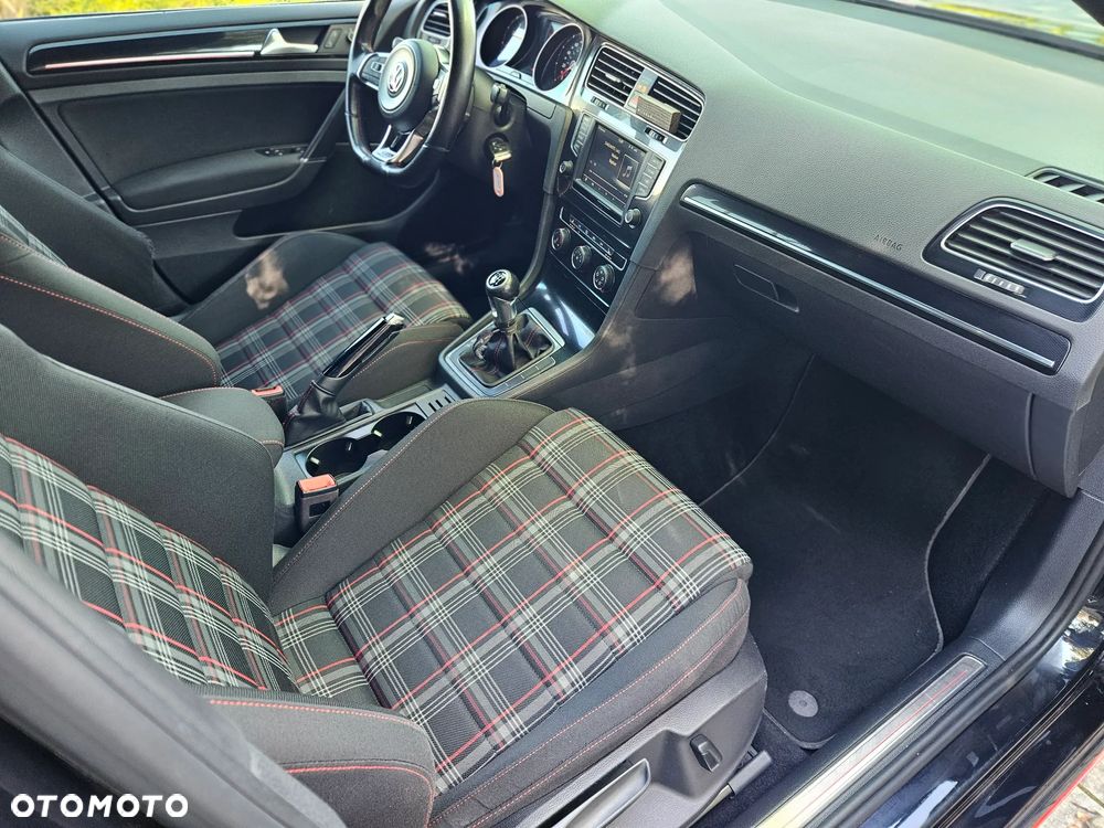 Volkswagen Golf GTI 2.0 TSI OPF Performance - 20