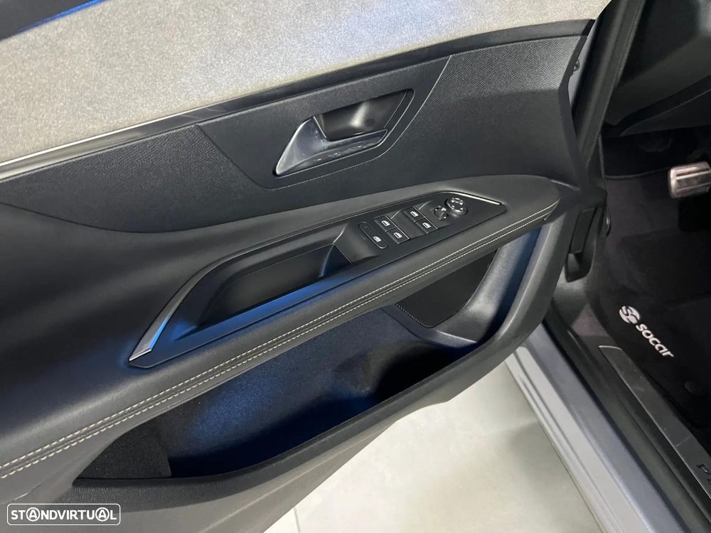 Peugeot 3008 1.6 Hybrid GT Pack e-EAT8 - 38