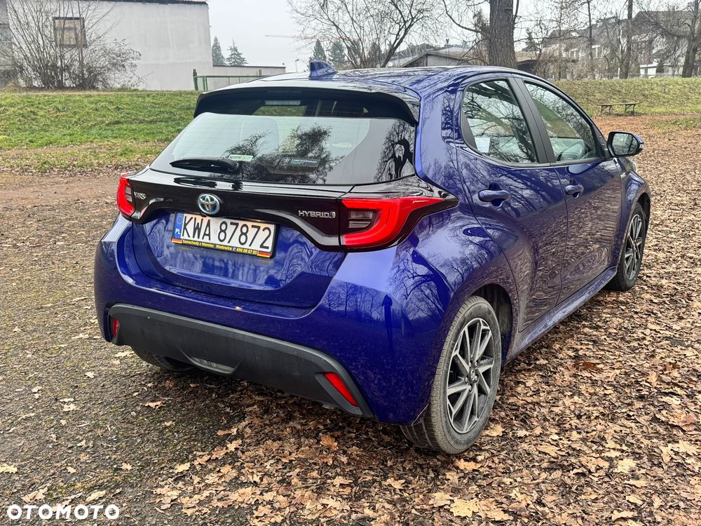 Toyota Yaris Hybrid 100 Premium - 10