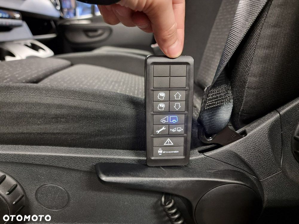 Mercedes-Benz Sprinter - 25