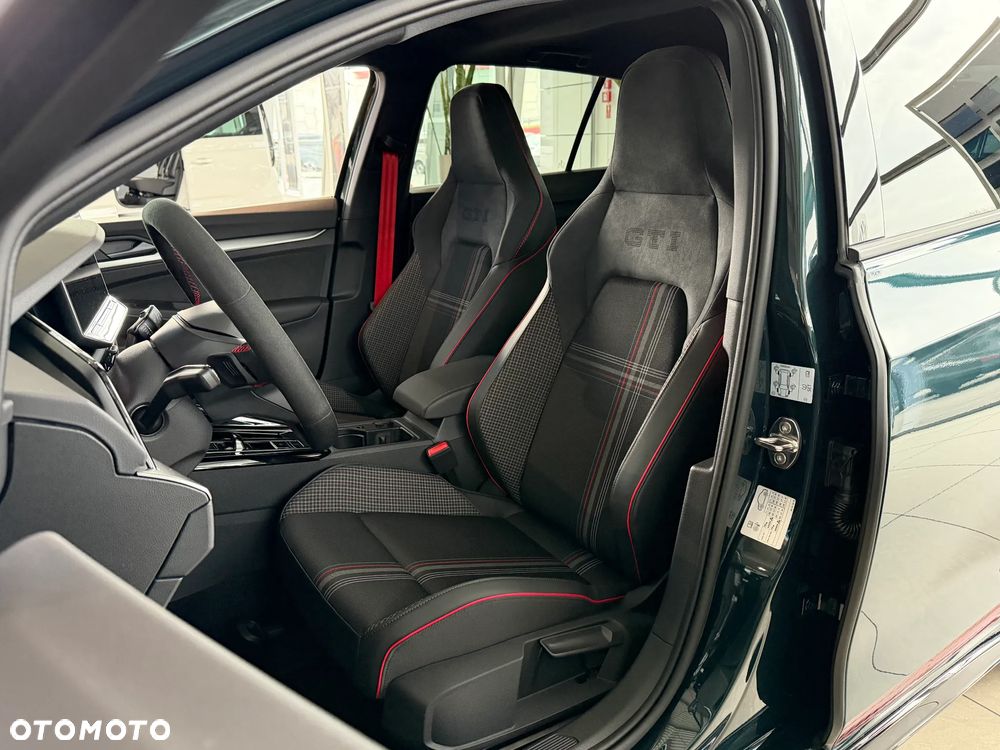 Volkswagen Golf 2.0 TSI GTI Edition 50 DSG - 11