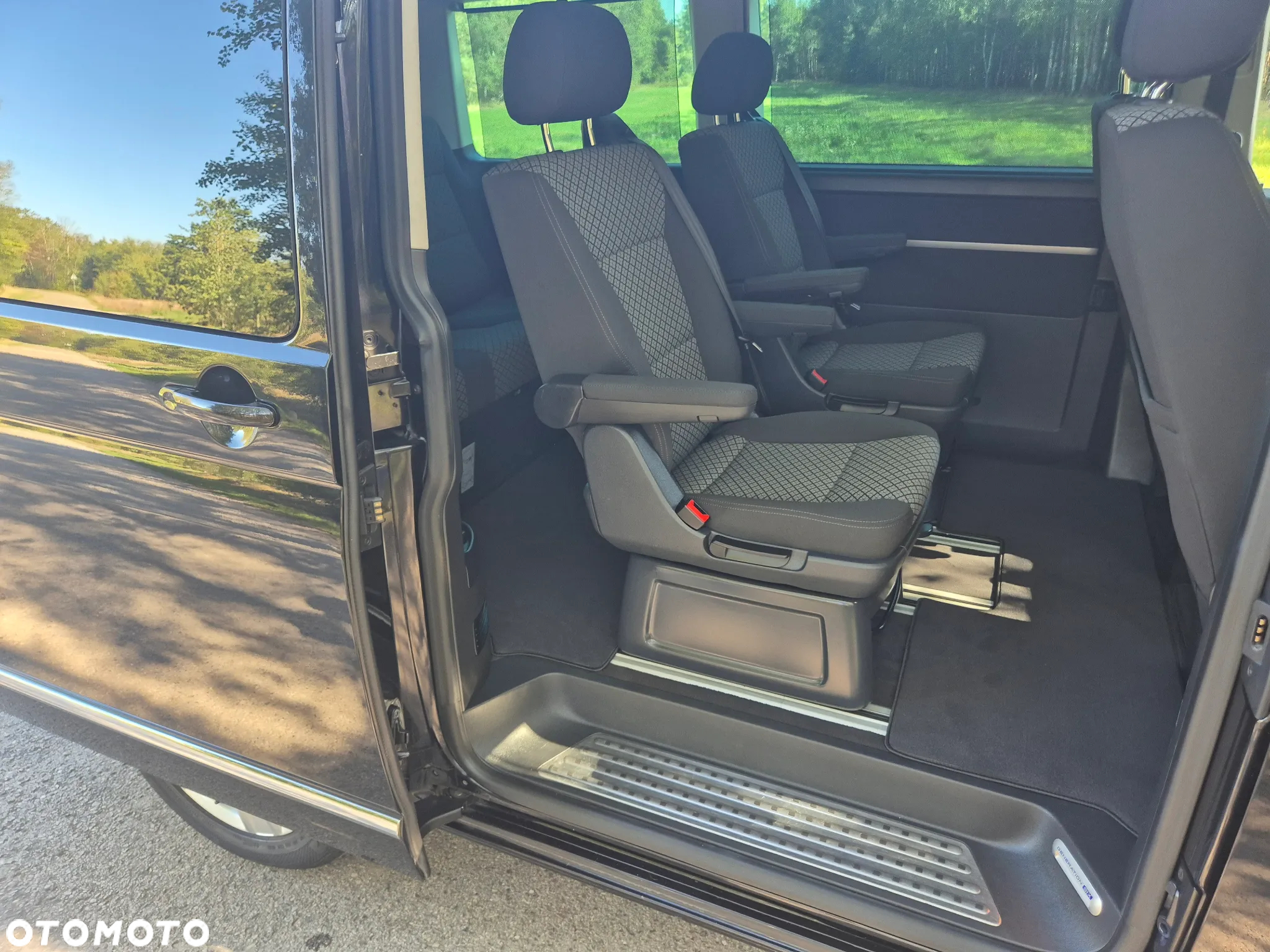 Volkswagen Multivan 2.0 TDI L1 Generation SIX DSG - 16
