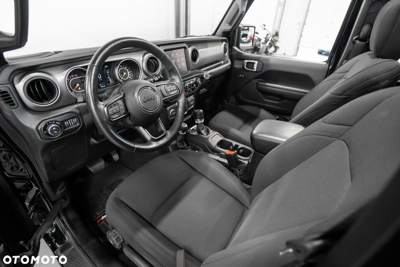 Jeep Gladiator - 25