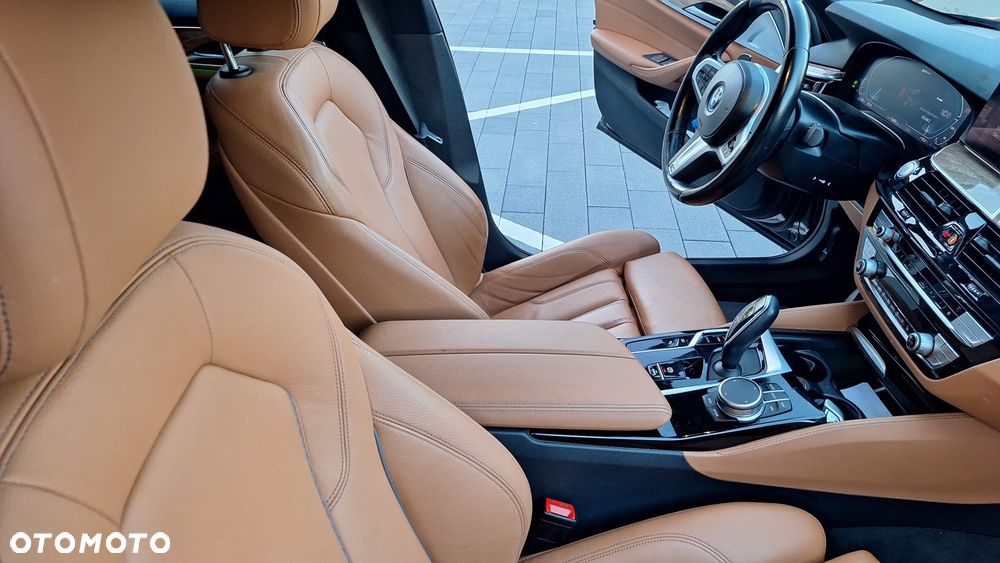 BMW Seria 5 520e M Sport sport - 26