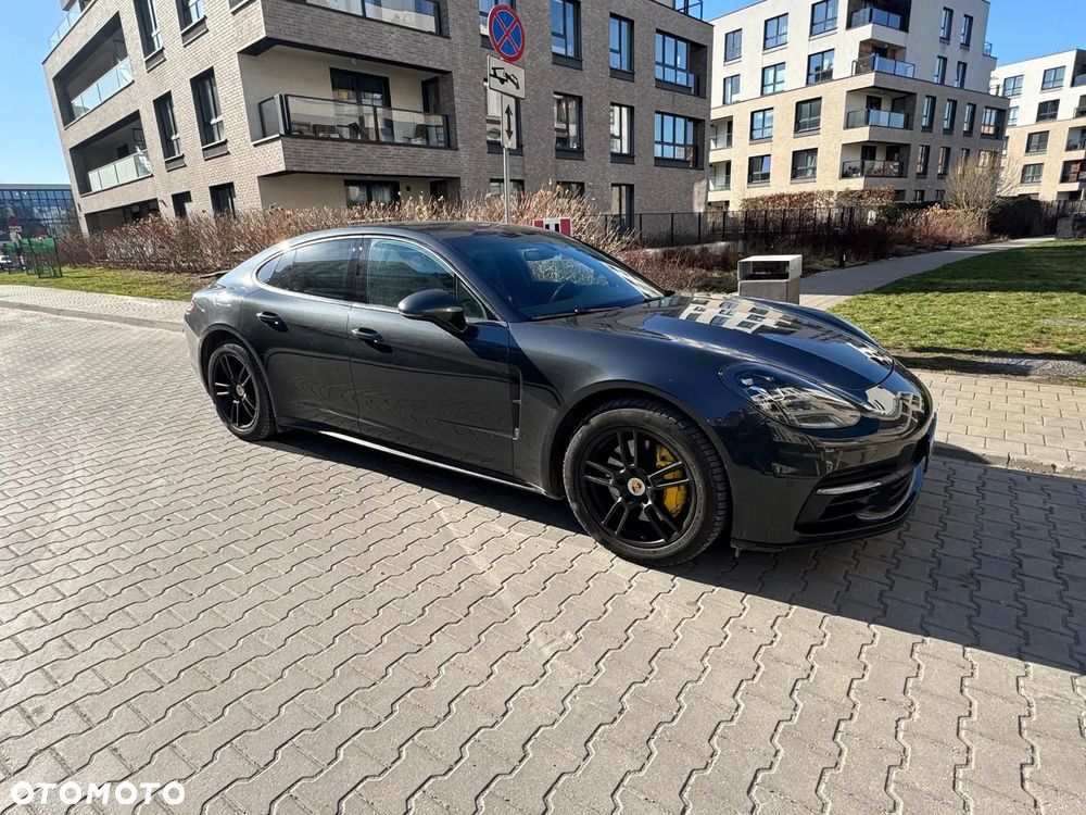 Porsche Panamera 4S - 3