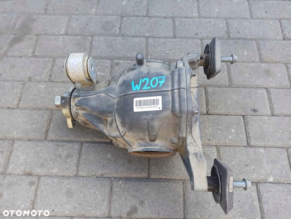MERCEDES W207 MOST DYFERENCJAŁ TYŁ 2073500514 - 1