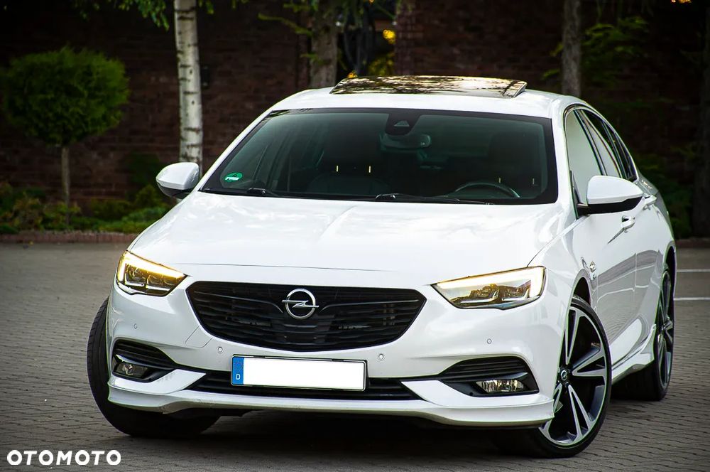 Opel Insignia 2.0 BiTrb D 4x4 Automatik Exclusive - 9