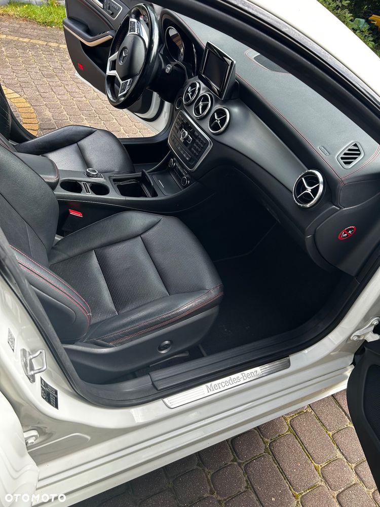 Mercedes-Benz CLA 250 4-Matic Sport - 17