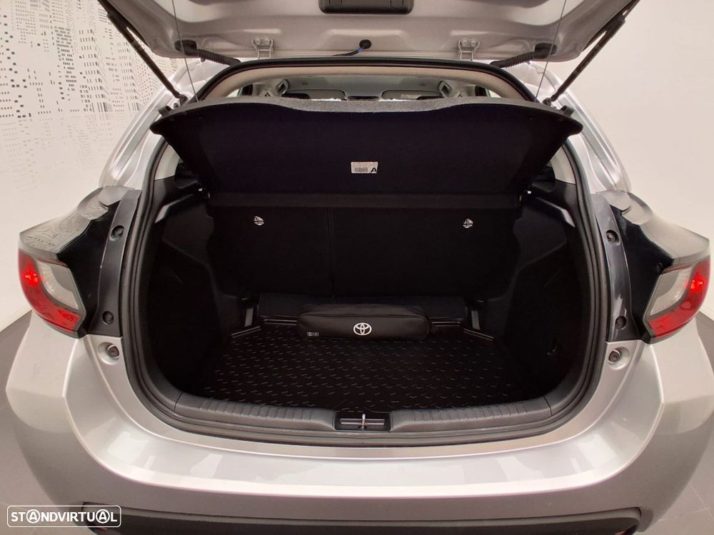 Toyota Yaris - 10