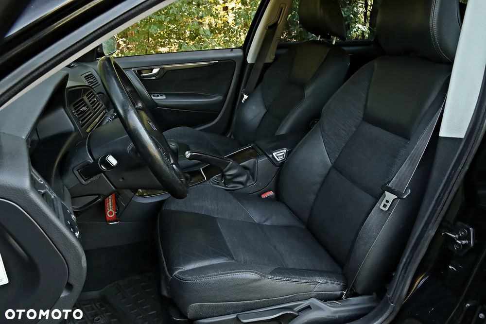 Volvo V70 2.4 D DPF Momentum - 29