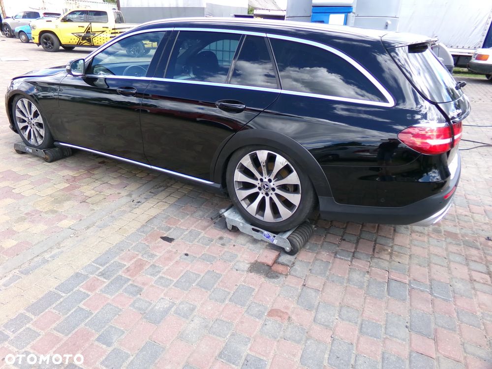 Mercedes-Benz Klasa E 220 d 4Matic All-Terrain 9G-TRONIC Avantgarde - 1
