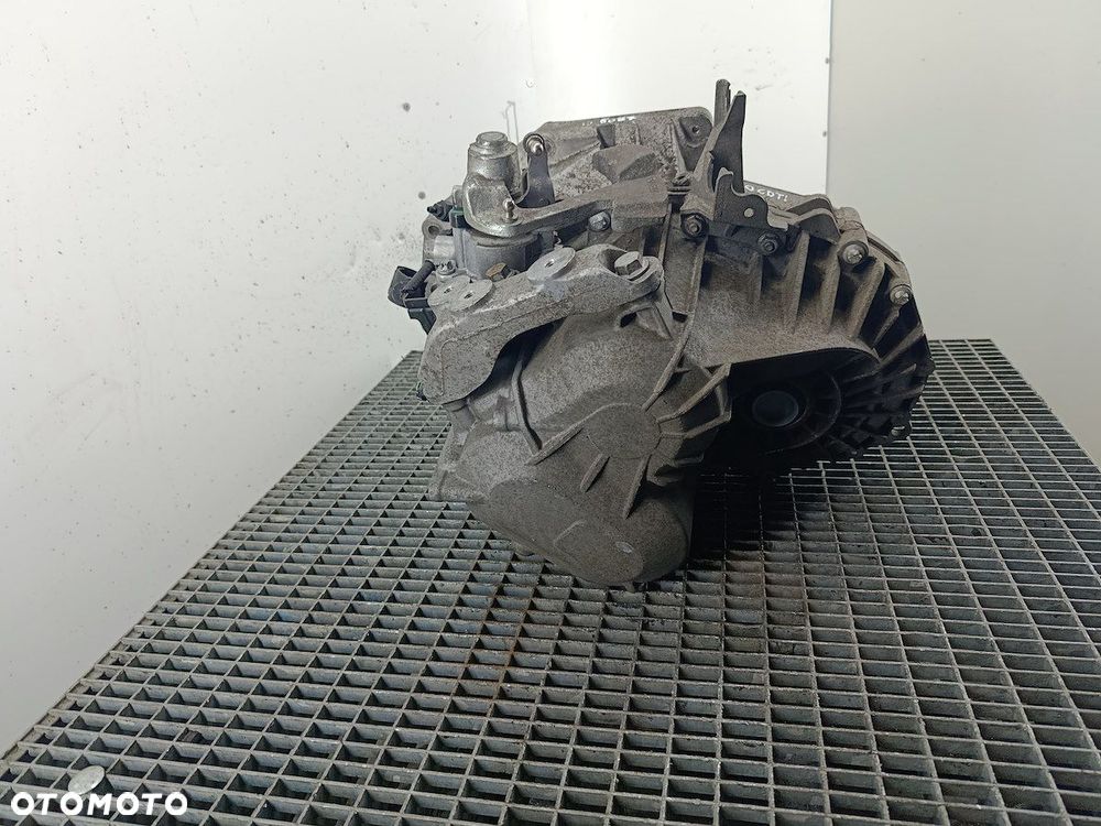 SKRZYNIA BIEGÓW MANUALNA 6 OPEL INSIGNIA A F40 2.0 CDTI - 6