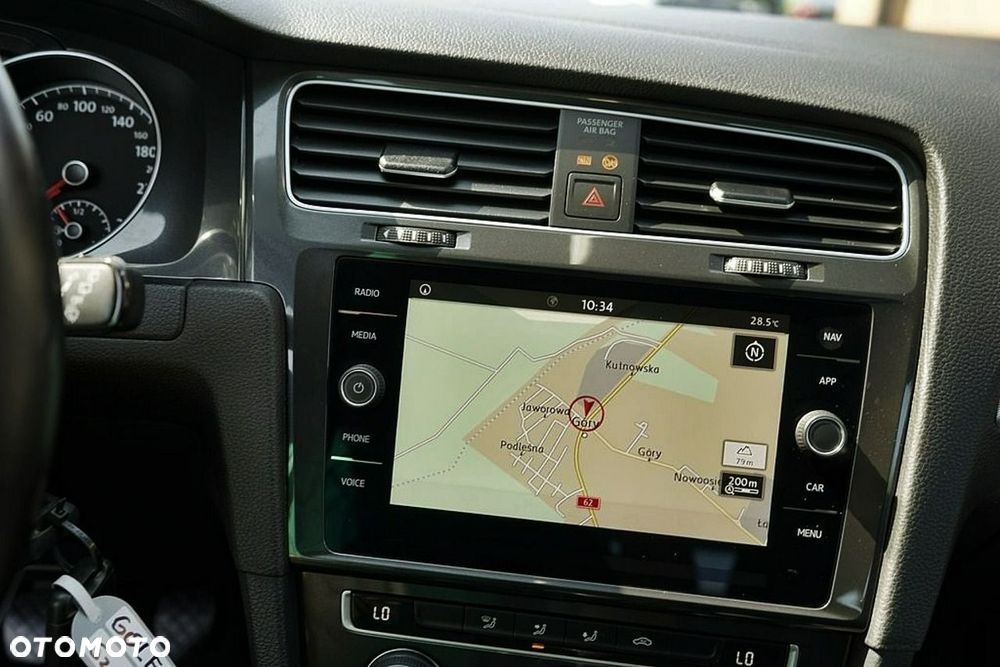 Volkswagen Golf - 23