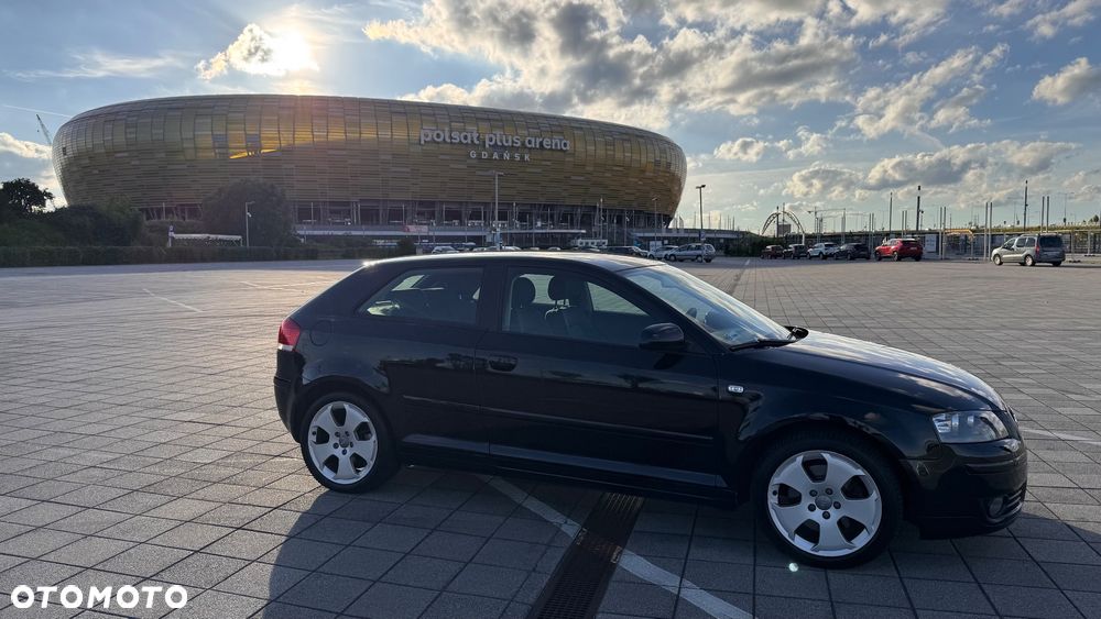 Audi A3 3-drzwiowe 2.0 TFSI quattro Ambition - 3