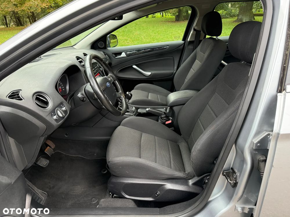 Ford Mondeo - 12