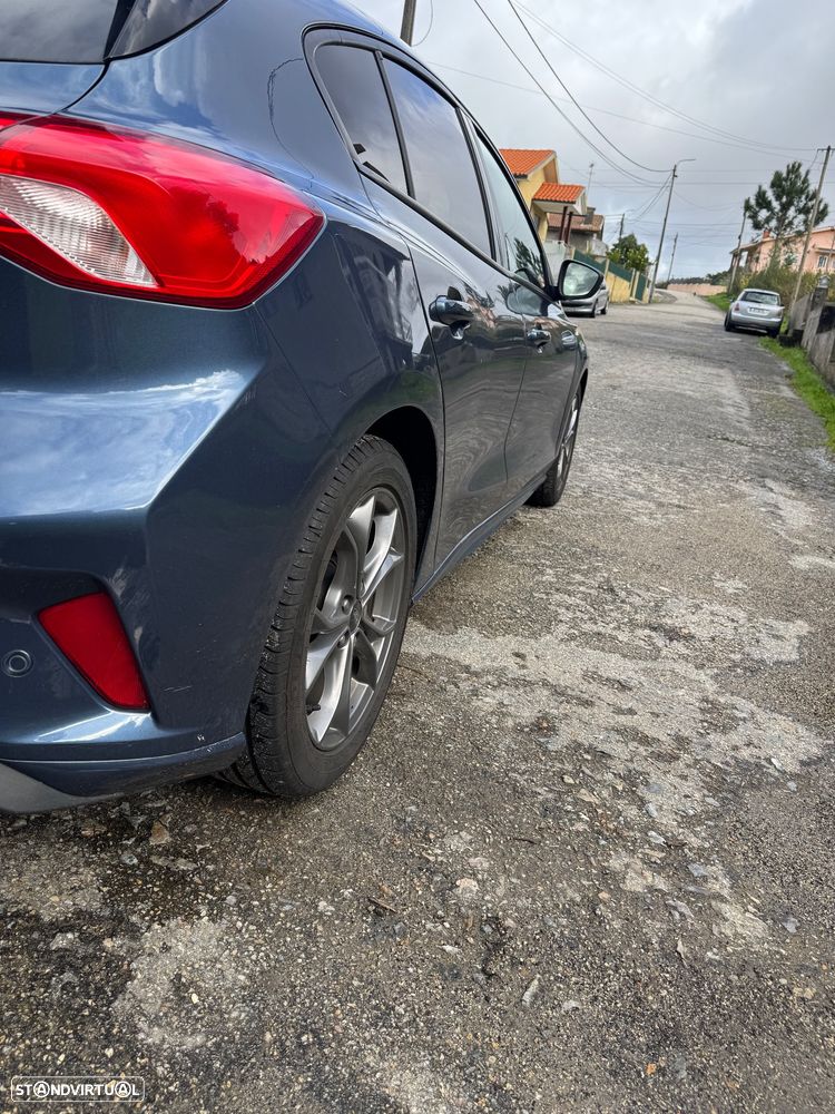 Ford Focus 1.0 EcoBoost MHEV ST-Line - 6