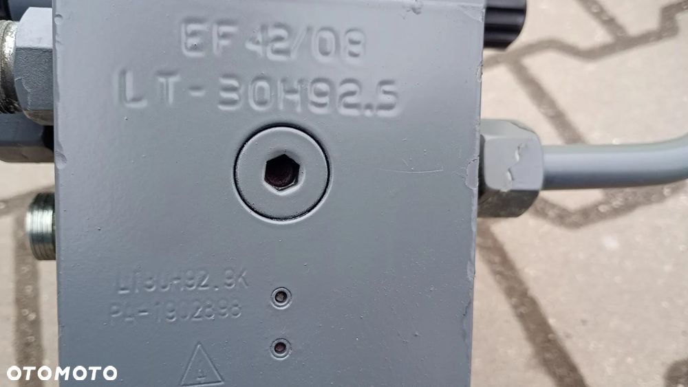 FV. ELEKTROZAWÓR ROZDZIELACZ HYDRAULICZNY LT-30H92,5 ZOELLER Medium XL - 2