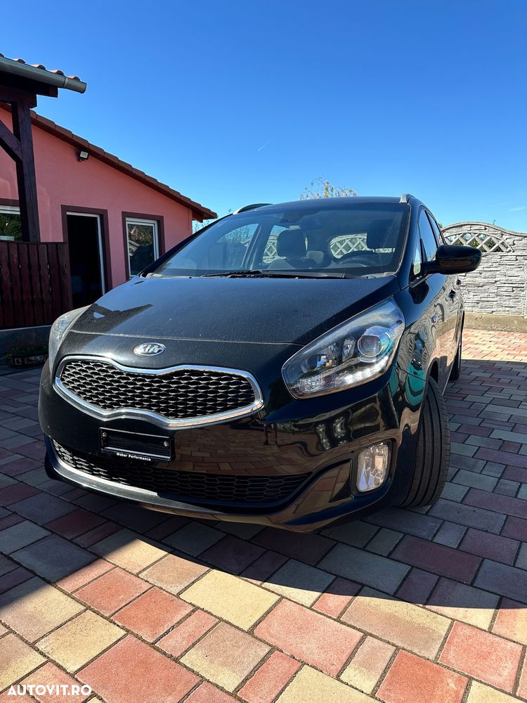 Kia Carens - 1
