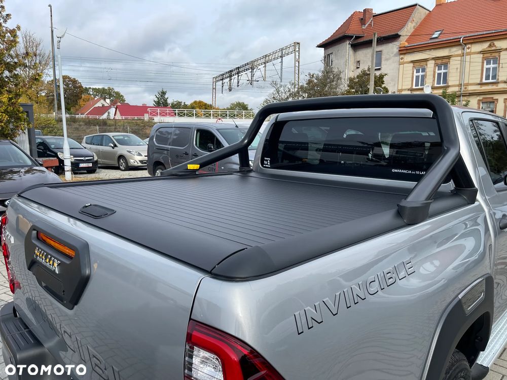Toyota Hilux 2.8 D-4D Double Cab Invincible 4x4 - 5